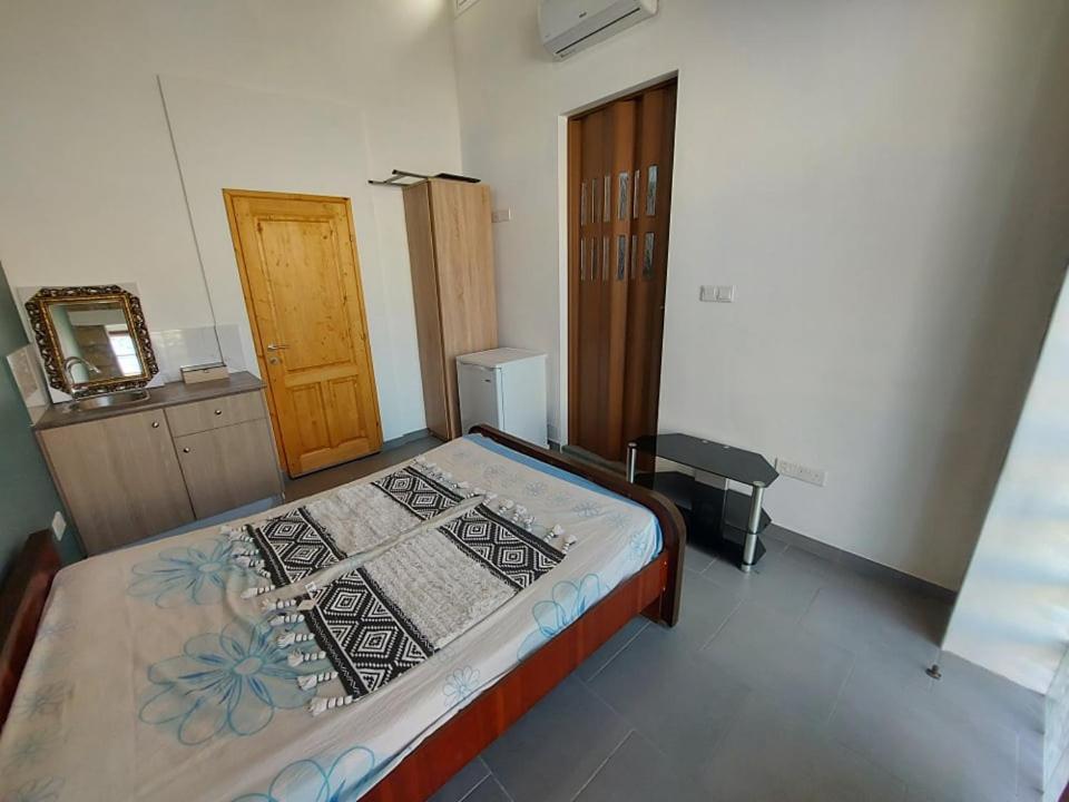 Anna Guesthouse 10 Min Walk From The Beach Larnaca Exterior photo